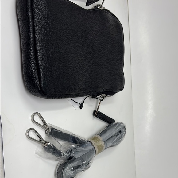 The Drop Phone Bag Desaline Women's Handbags black color - Picture 8 of 9